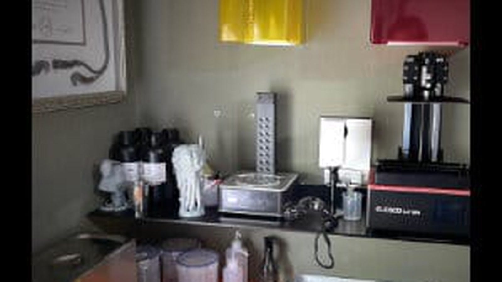 Resin 3D printer used for Thomas Fraley's first practical printing experiments